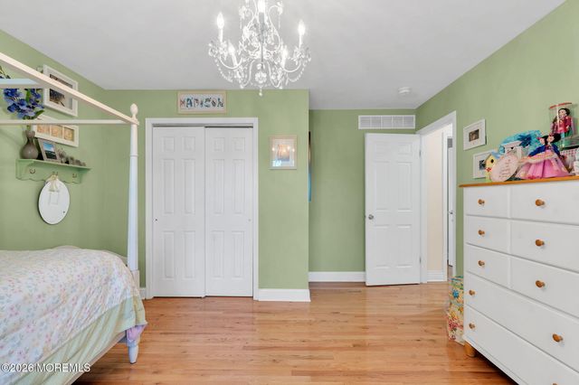 68 Jennifer Drive, Middletown, NJ 07701