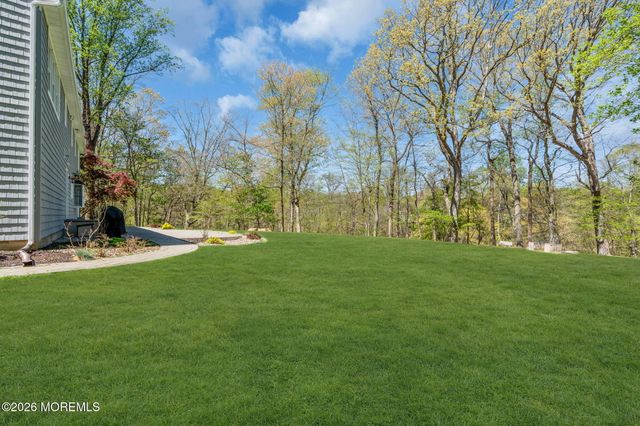 68 Jennifer Drive, Middletown, NJ 07701