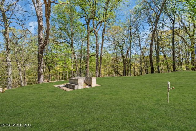 68 Jennifer Drive, Middletown, NJ 07701