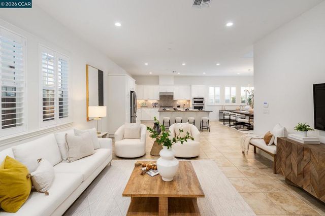 748 748 Roseum Ct, San Ramon, CA 94582