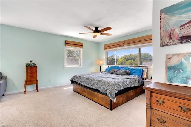 244 E McGinnis Cir, Norfolk, VA 23502