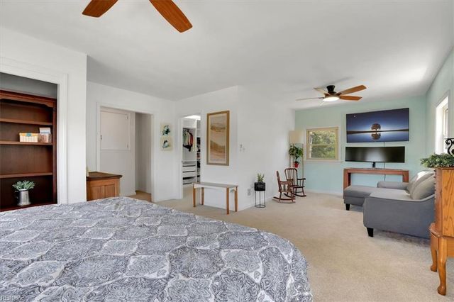 244 E McGinnis Cir, Norfolk, VA 23502