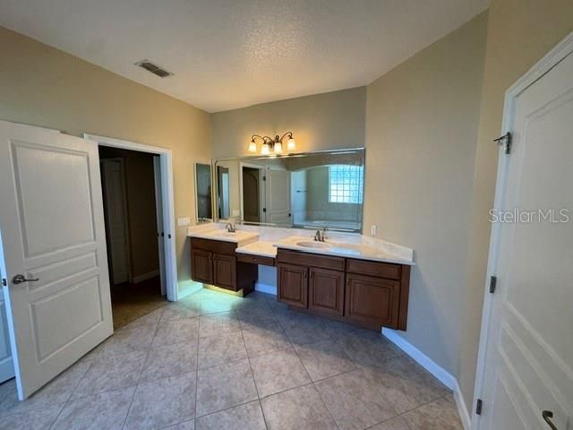 1079 GLENRAVEN LANE, Clermont, FL 34711