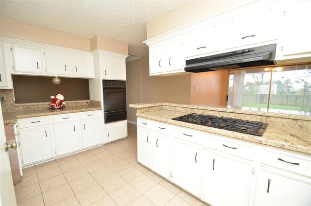 439 Breeze Park Drive, Houston, TX 77015