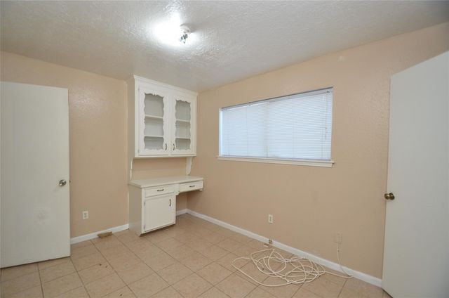439 Breeze Park Drive, Houston, TX 77015