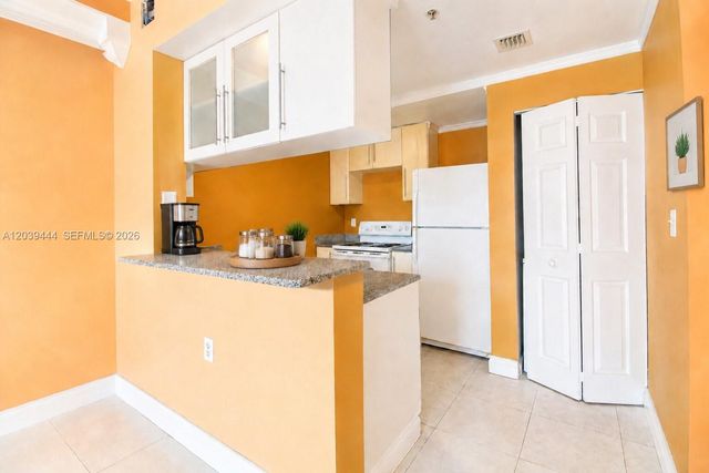 275 NE 18th St 504, Miami, FL 33132