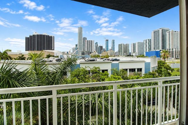 275 NE 18th St 504, Miami, FL 33132