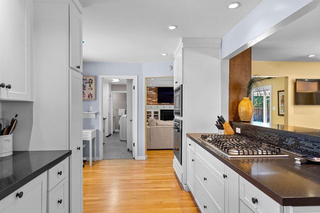 1548 Barnett Ct, Carmichael, CA 95608