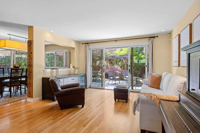 1548 Barnett Ct, Carmichael, CA 95608