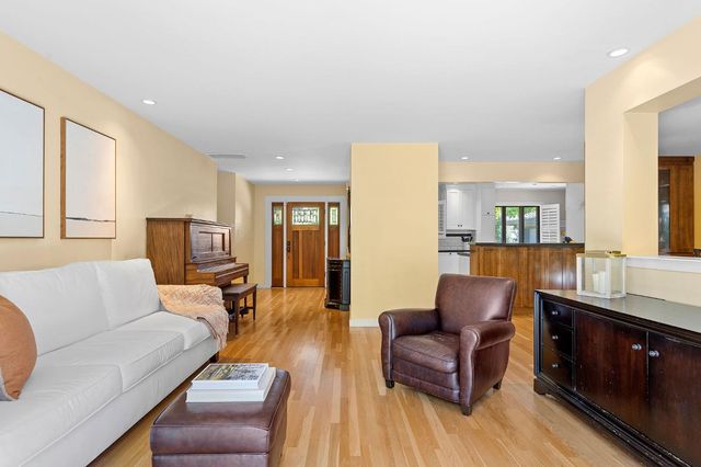 1548 Barnett Ct, Carmichael, CA 95608