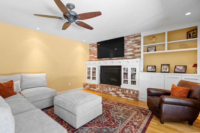 1548 Barnett Ct, Carmichael, CA 95608