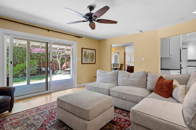 1548 Barnett Ct, Carmichael, CA 95608