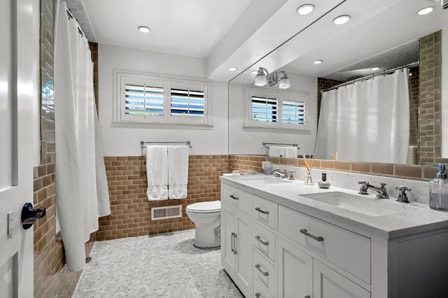 1548 Barnett Ct, Carmichael, CA 95608