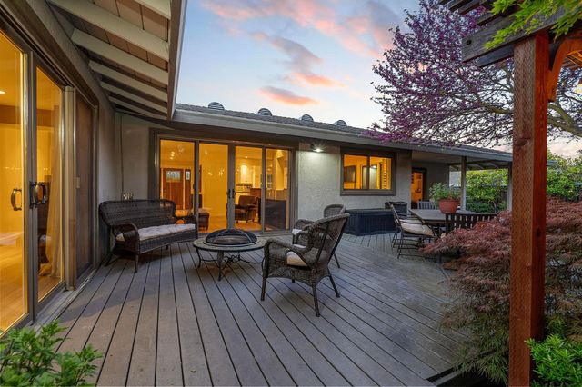 1548 Barnett Ct, Carmichael, CA 95608