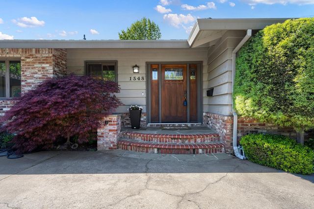 1548 Barnett Ct, Carmichael, CA 95608