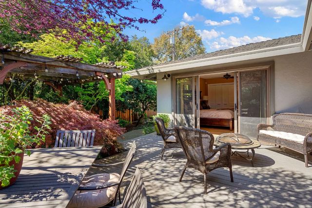 1548 Barnett Ct, Carmichael, CA 95608