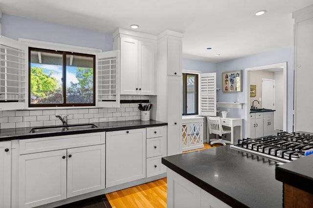 1548 Barnett Ct, Carmichael, CA 95608