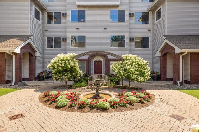 7520 Edinborough Way 2116, Edina, MN 55435