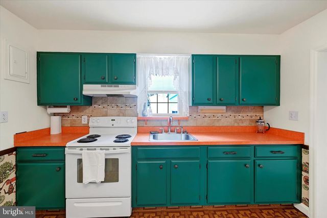 322 SASSAFRAS RD, Baltimore, MD 21221