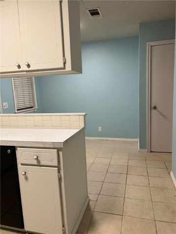 1126 N Detroit Avenue, Russellville, AR 72801