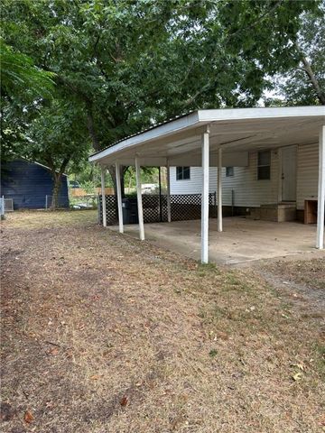 1126 N Detroit Avenue, Russellville, AR 72801