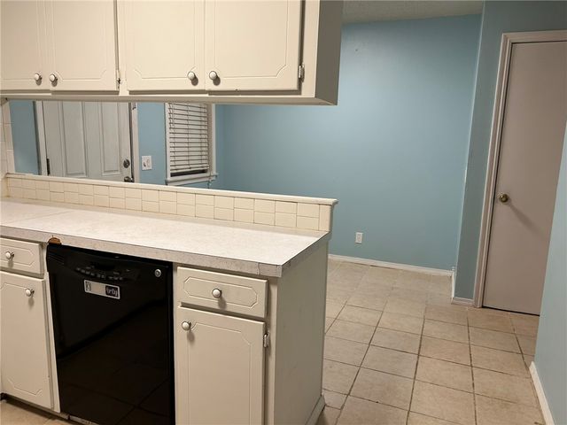 1126 N Detroit Avenue, Russellville, AR 72801