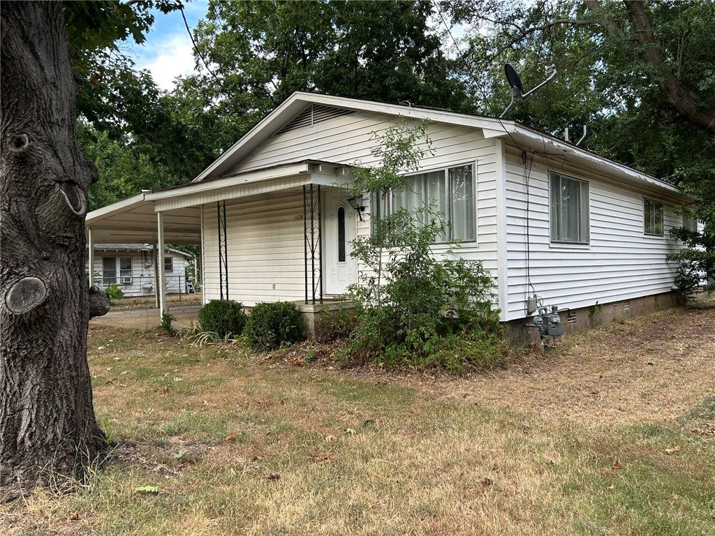 1126 N Detroit Avenue, Russellville, AR 72801