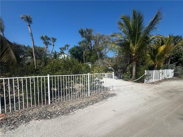 201 White Pelican DR, Captiva, FL 33924