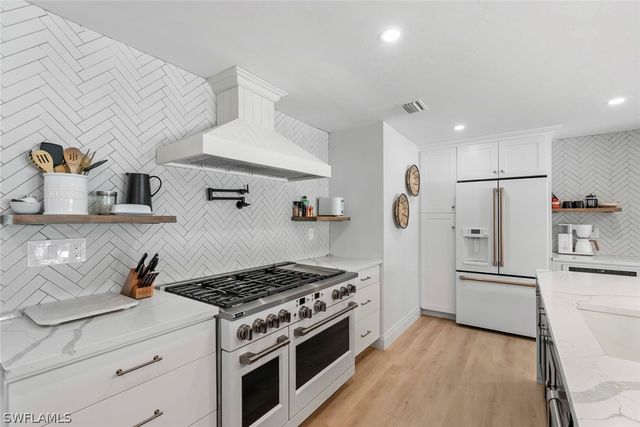 4222 Crayton RD, Naples, FL 34103