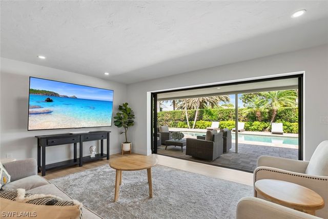 4222 Crayton RD, Naples, FL 34103