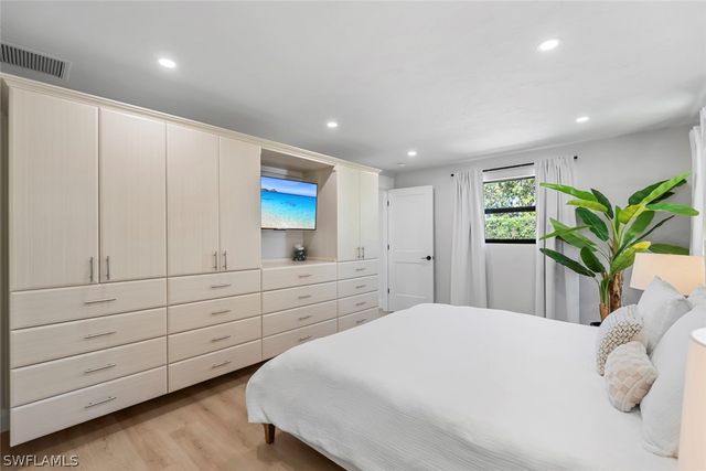 4222 Crayton RD, Naples, FL 34103