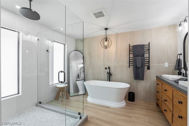 4222 Crayton RD, Naples, FL 34103