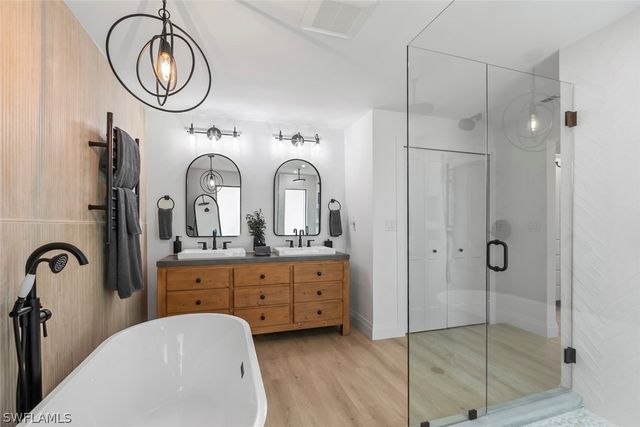 4222 Crayton RD, Naples, FL 34103