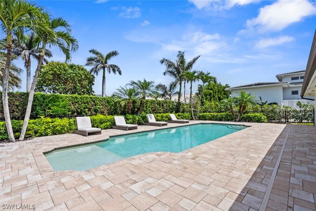 4222 Crayton RD, Naples, FL 34103