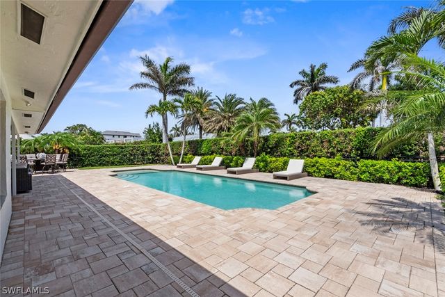 4222 Crayton RD, Naples, FL 34103