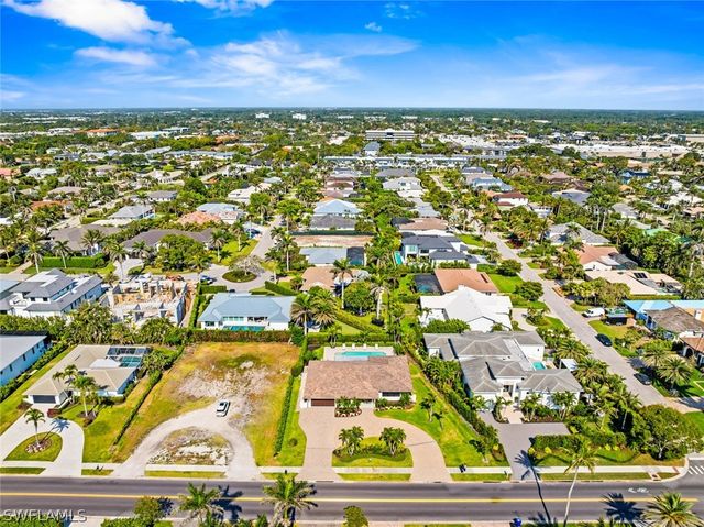 4222 Crayton RD, Naples, FL 34103