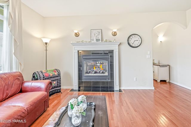 8703 Webster Ave, Yakima, WA 98908