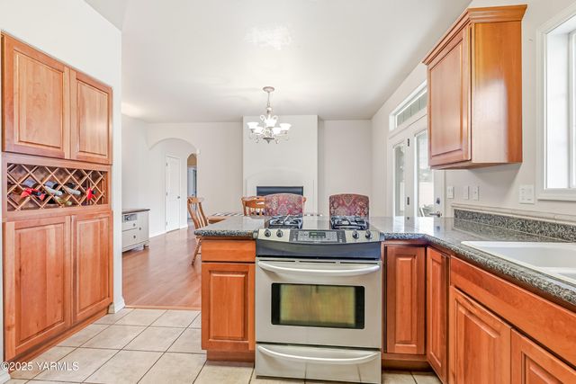 8703 Webster Ave, Yakima, WA 98908