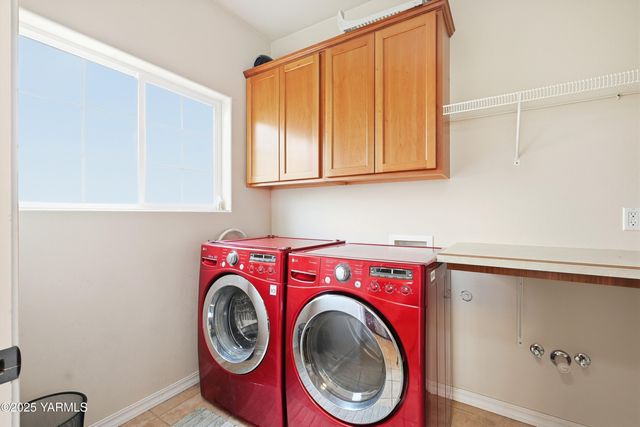 8703 Webster Ave, Yakima, WA 98908