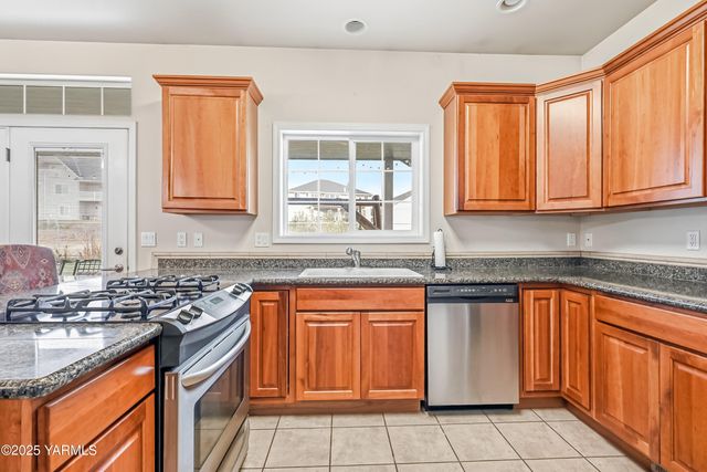 8703 Webster Ave, Yakima, WA 98908