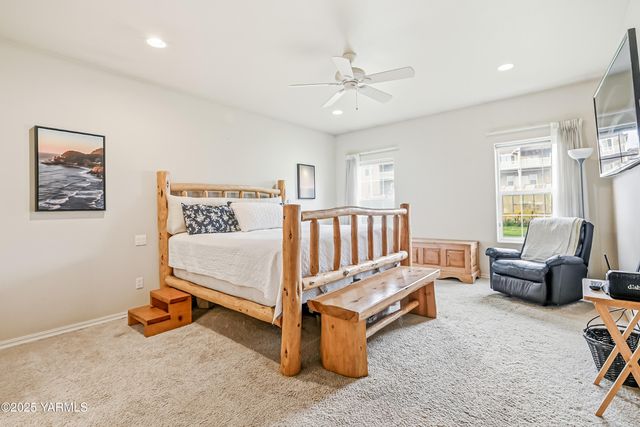 8703 Webster Ave, Yakima, WA 98908