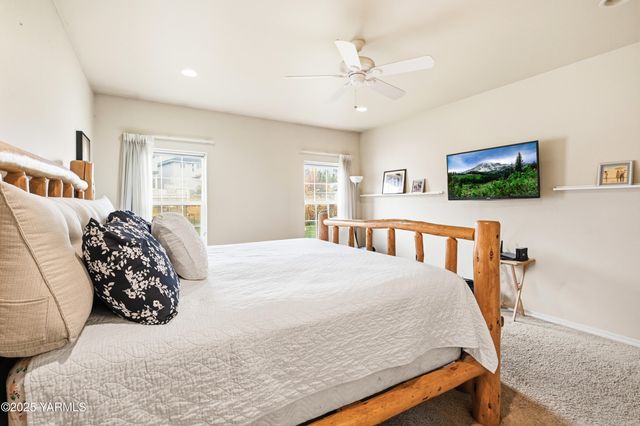 8703 Webster Ave, Yakima, WA 98908