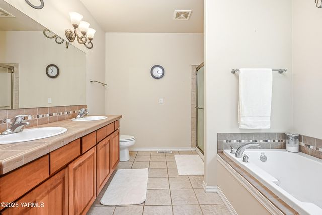 8703 Webster Ave, Yakima, WA 98908