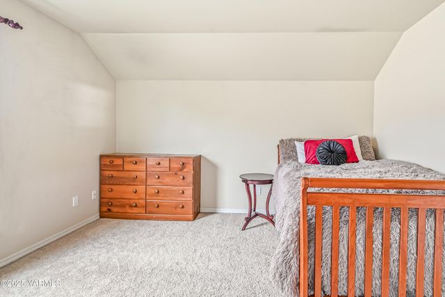 8703 Webster Ave, Yakima, WA 98908