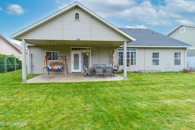 8703 Webster Ave, Yakima, WA 98908