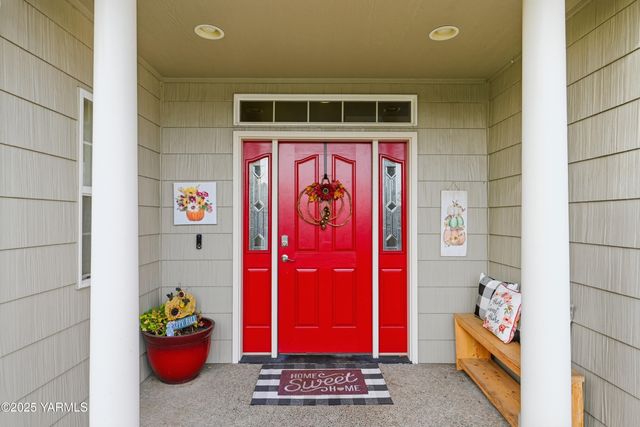 8703 Webster Ave, Yakima, WA 98908