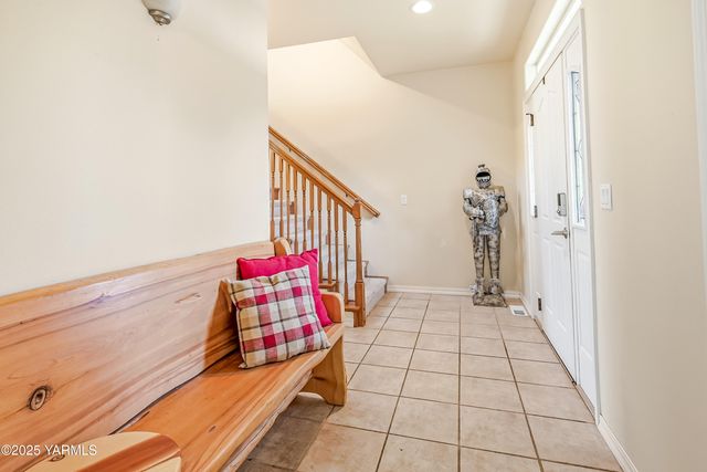 8703 Webster Ave, Yakima, WA 98908