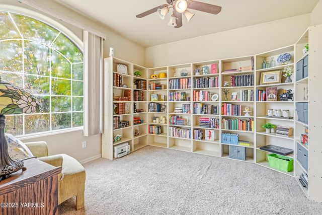 8703 Webster Ave, Yakima, WA 98908