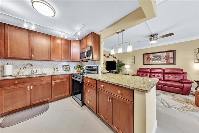 2047 Wolverton C 2047, Boca Raton, FL 33434