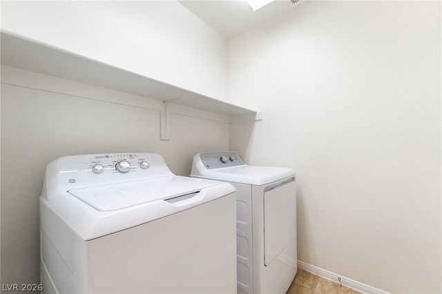 9149 White Rock Peak Street, Las Vegas, NV 89113